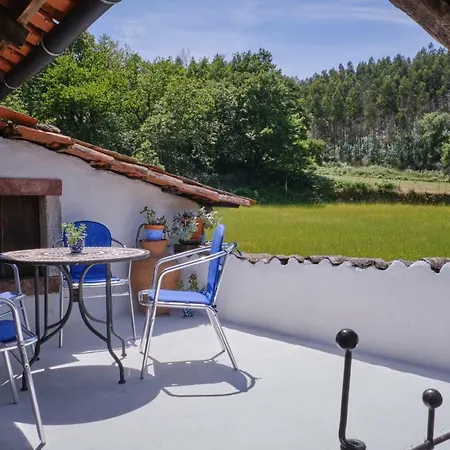 A Charming , Traditional At Quinta Da Ribeira