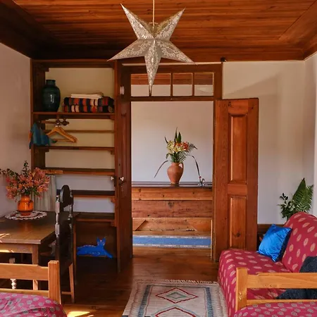 A Charming , Traditional At Quinta Da Ribeira