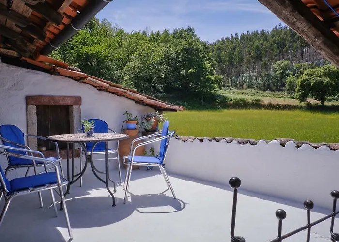 A Charming , Traditional At Quinta Da Ribeira