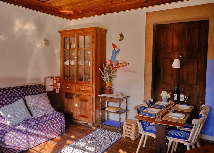A Charming , Traditional At Quinta Da Ribeira *